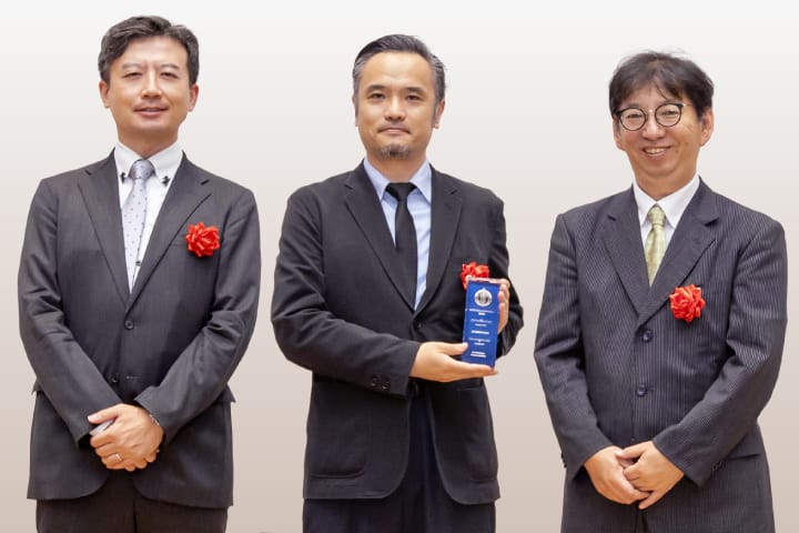 日本電気株式会社